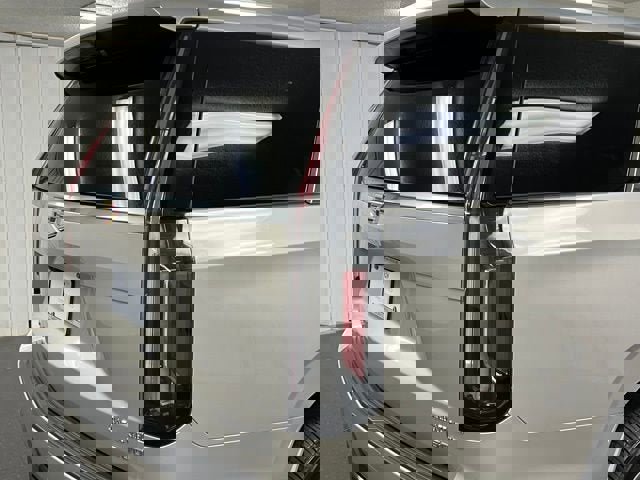 Certified 2024 Cadillac Escalade Premium Luxury w/ Performance Package image 11