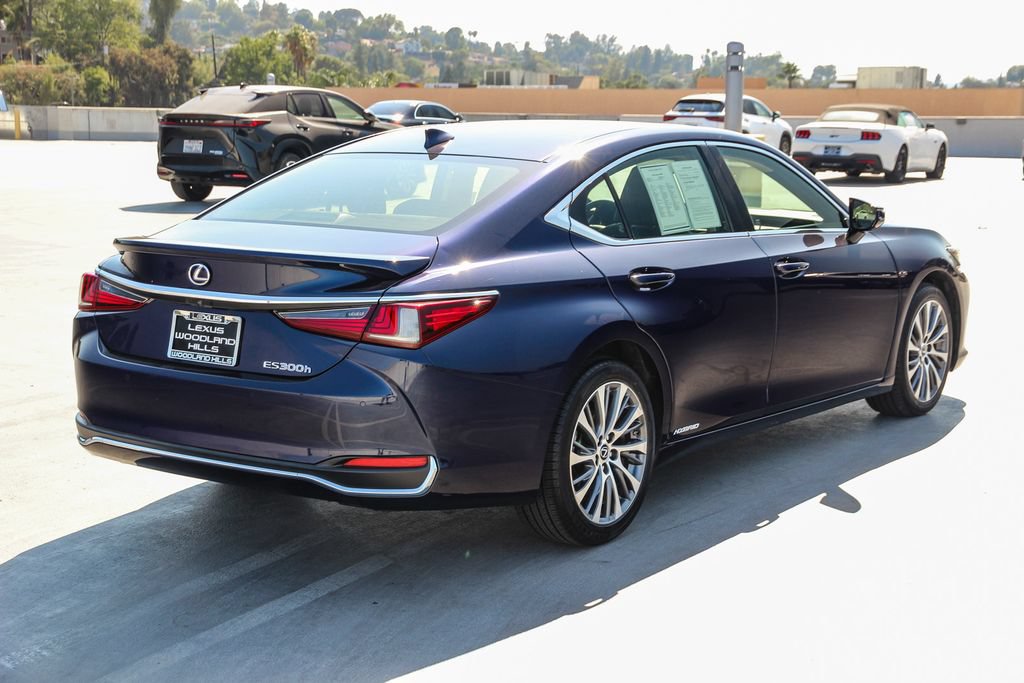 Used 2019 Lexus ES 300h w/ Premium Package FWD image 4