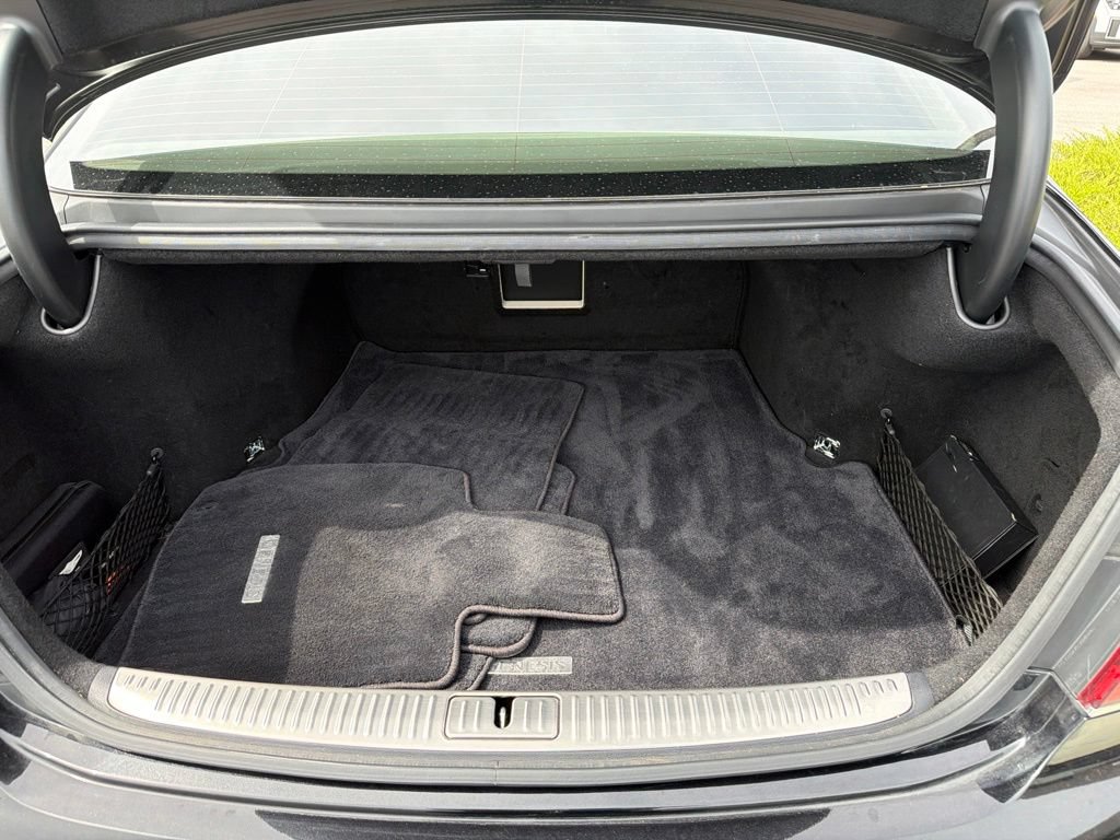 Used 2021 Genesis G90 5.0 Ultimate RWD image 8