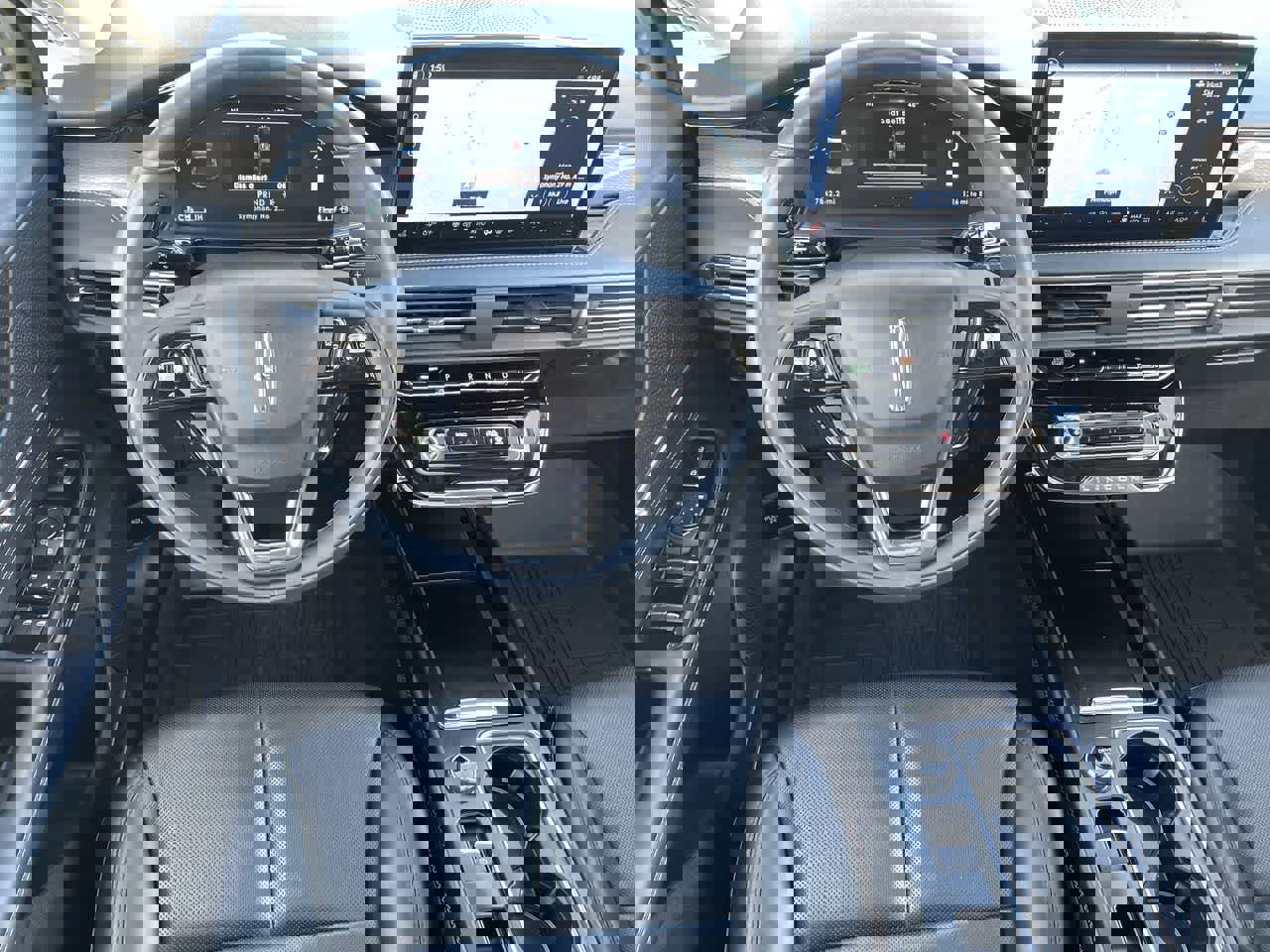 Used 2023 Lincoln Corsair Reserve w/ Equipment Group 201A image 11