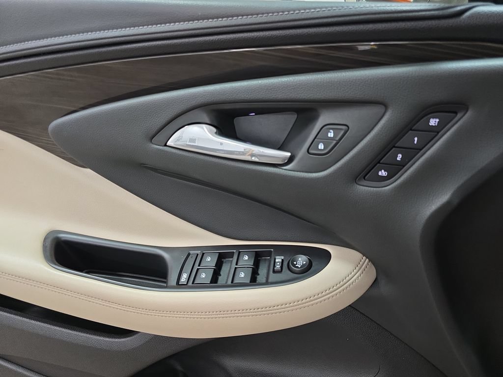 Used 2019 Buick Envision Premium w/ Driver Confidence Package AWD/4WD image 29