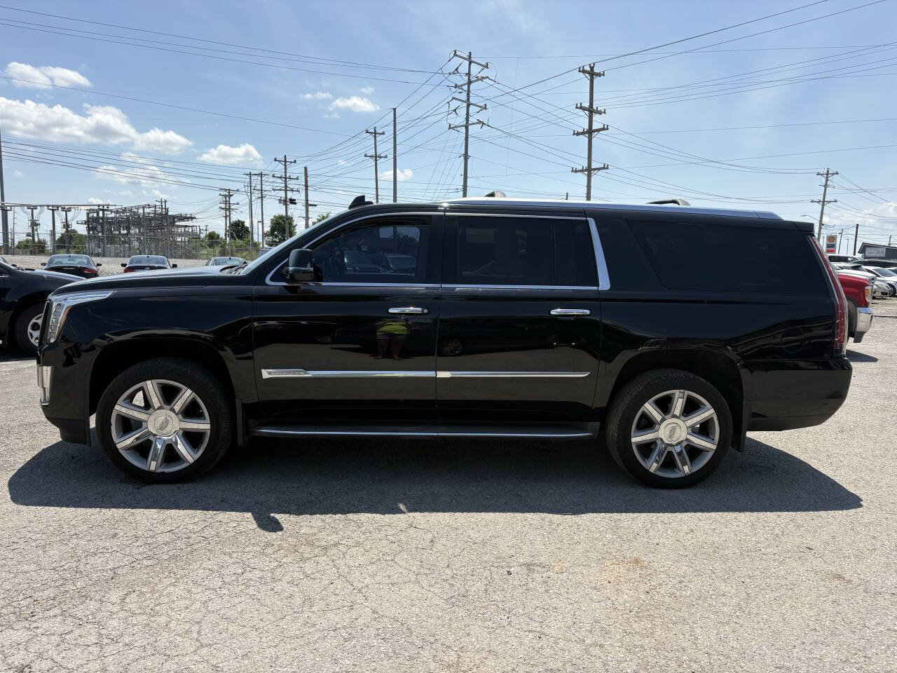 Used 2015 Cadillac Escalade ESV Luxury RWD image 2