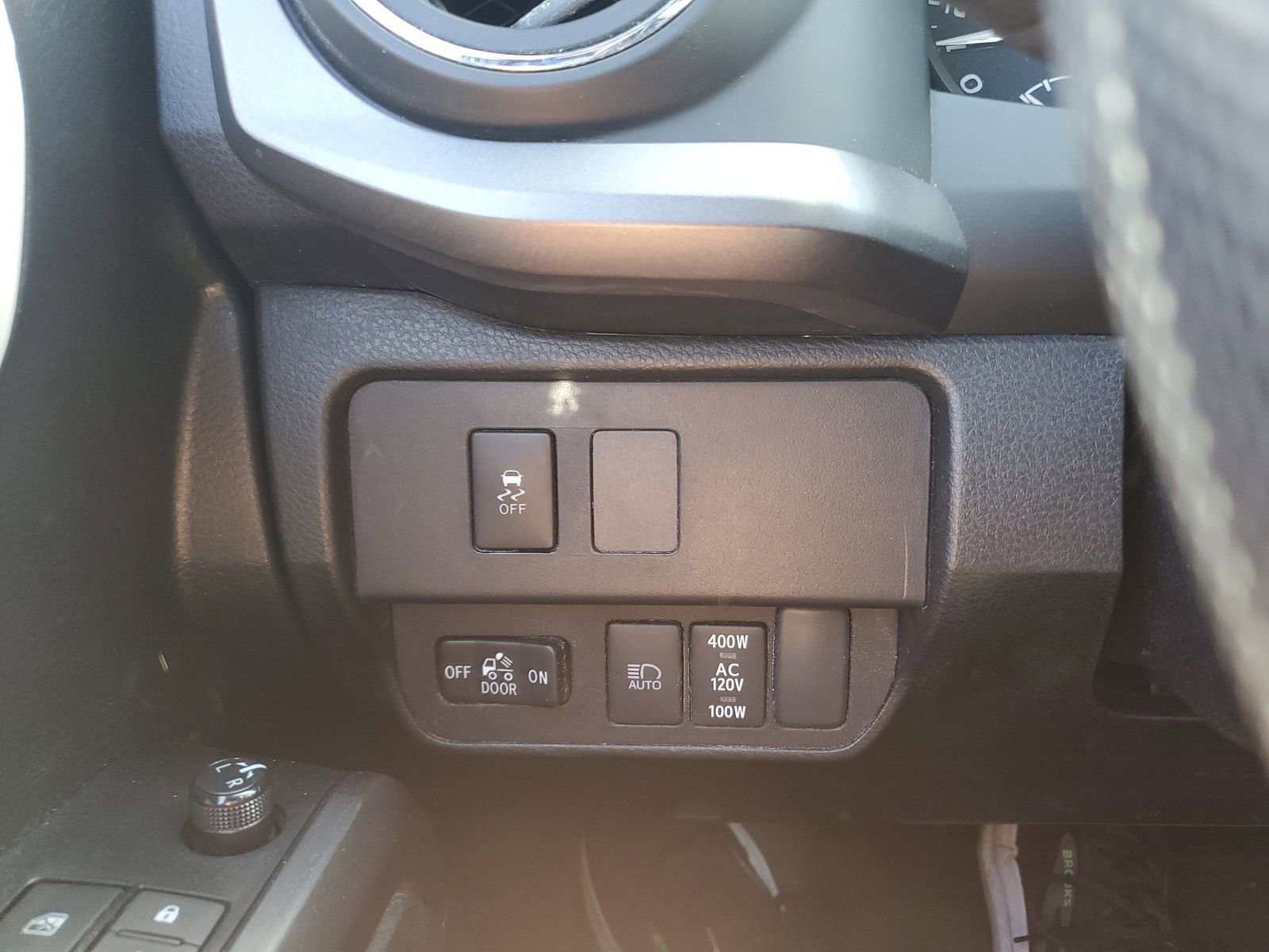 Used 2023 Toyota Tacoma TRD Off-Road AWD/4WD image 21