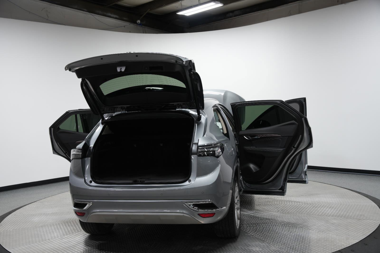 Used 2023 Buick Envision Avenir image 12