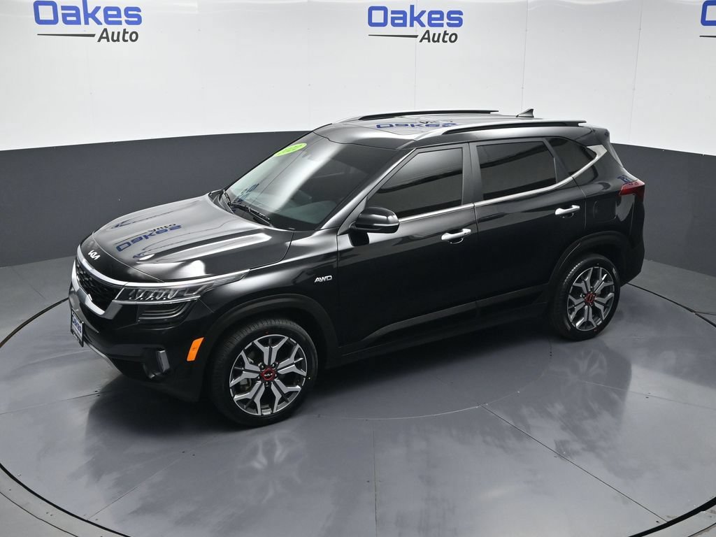 Certified 2022 Kia Seltos SX w/ Sunroof Package AWD/4WD image 52