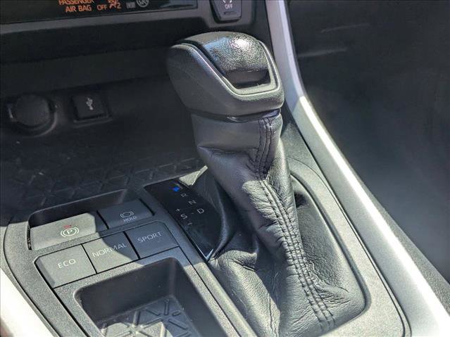 Used 2021 Toyota RAV4 XLE w/ Convenience Package image 12