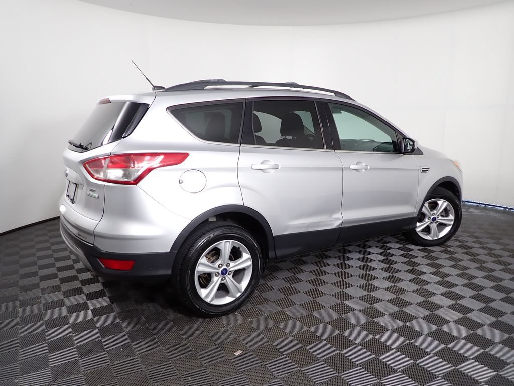 Used 2016 Ford Escape SE w/ Equipment Group 201A FWD image 16