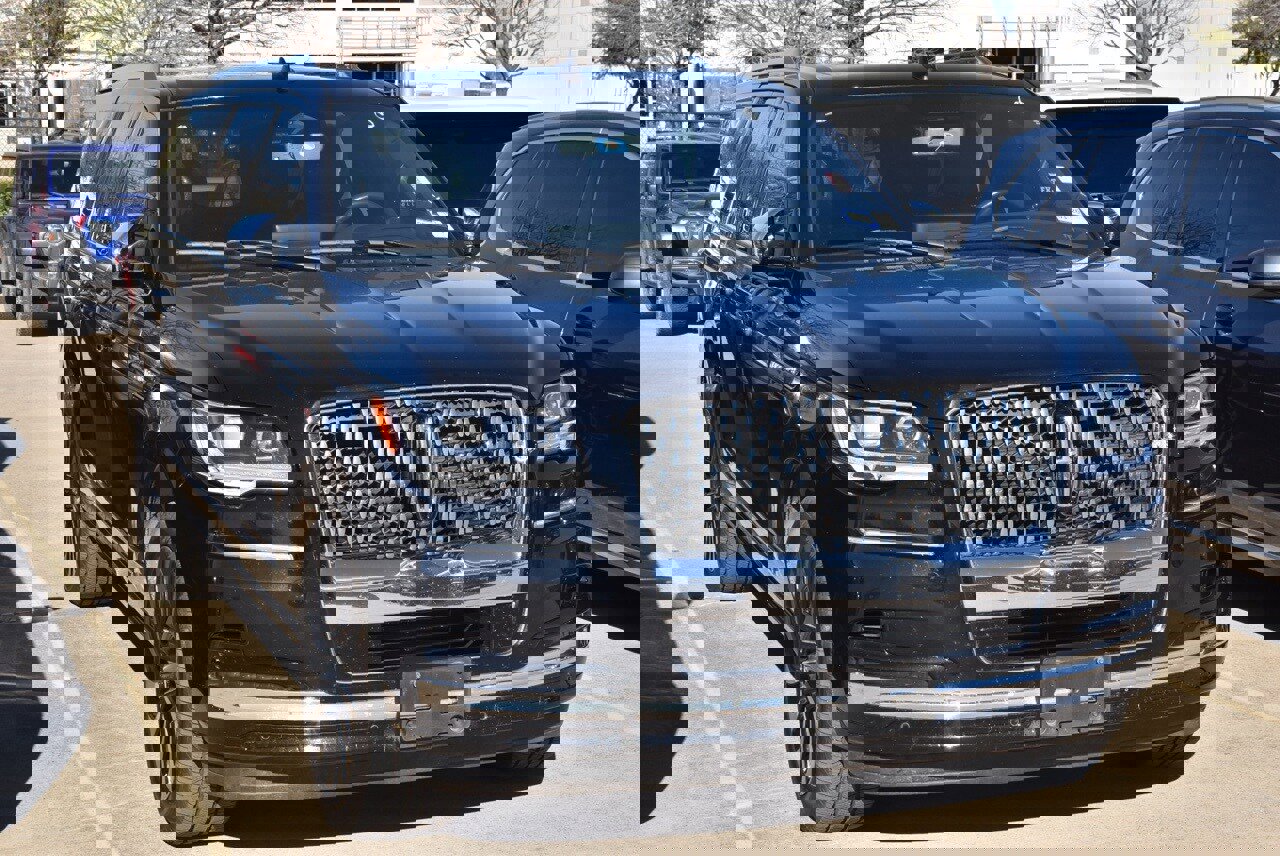 Used 2023 Lincoln Navigator L Black Label image 4