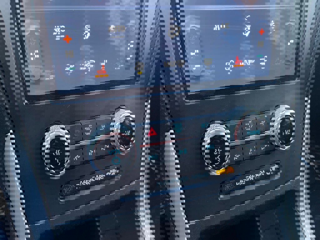 Used 2024 Ford Edge SEL image 14