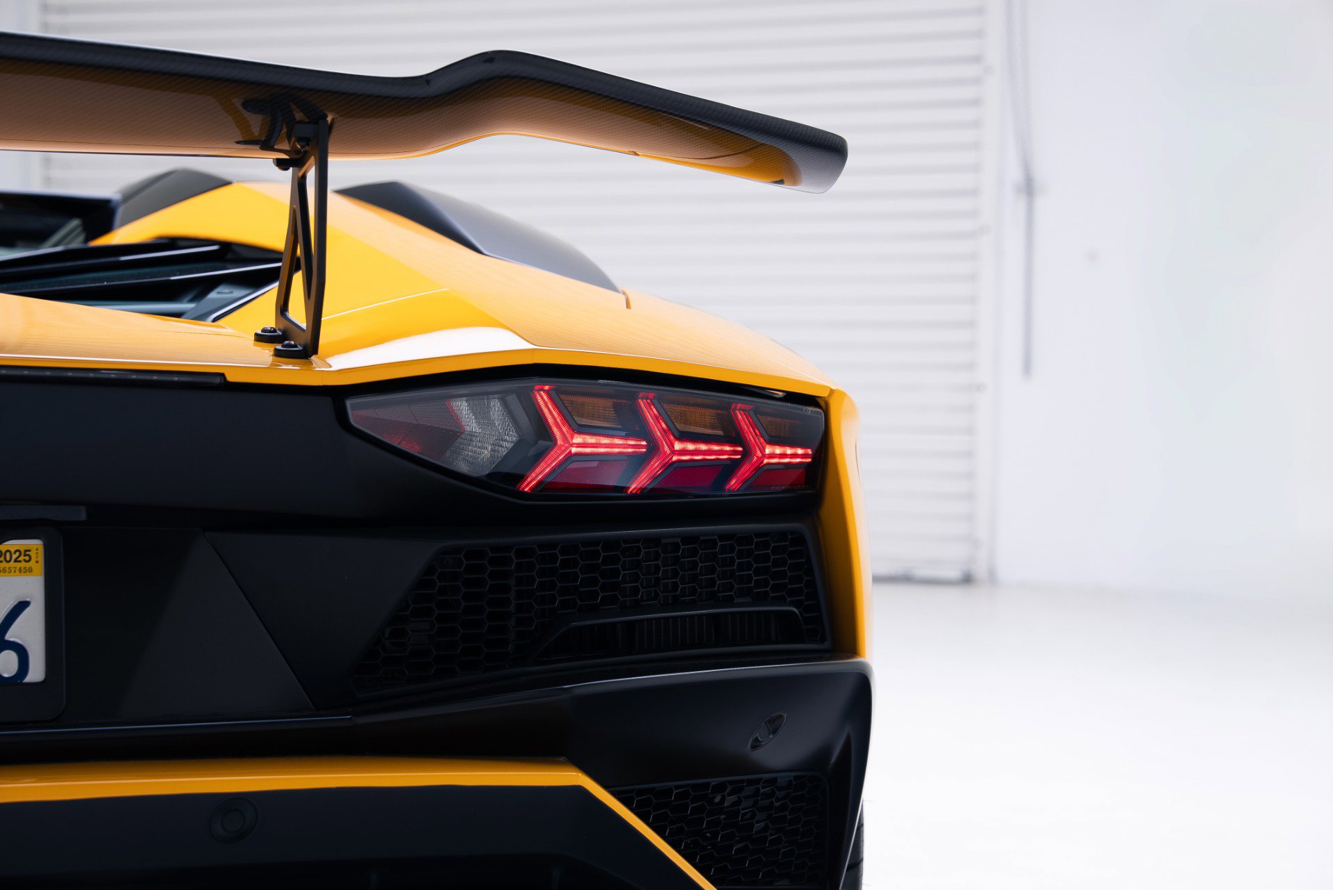 Used 2018 Lamborghini Aventador S image 28