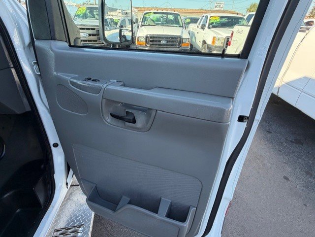 Used 2003 Ford E-450 and Econoline 450 image 28
