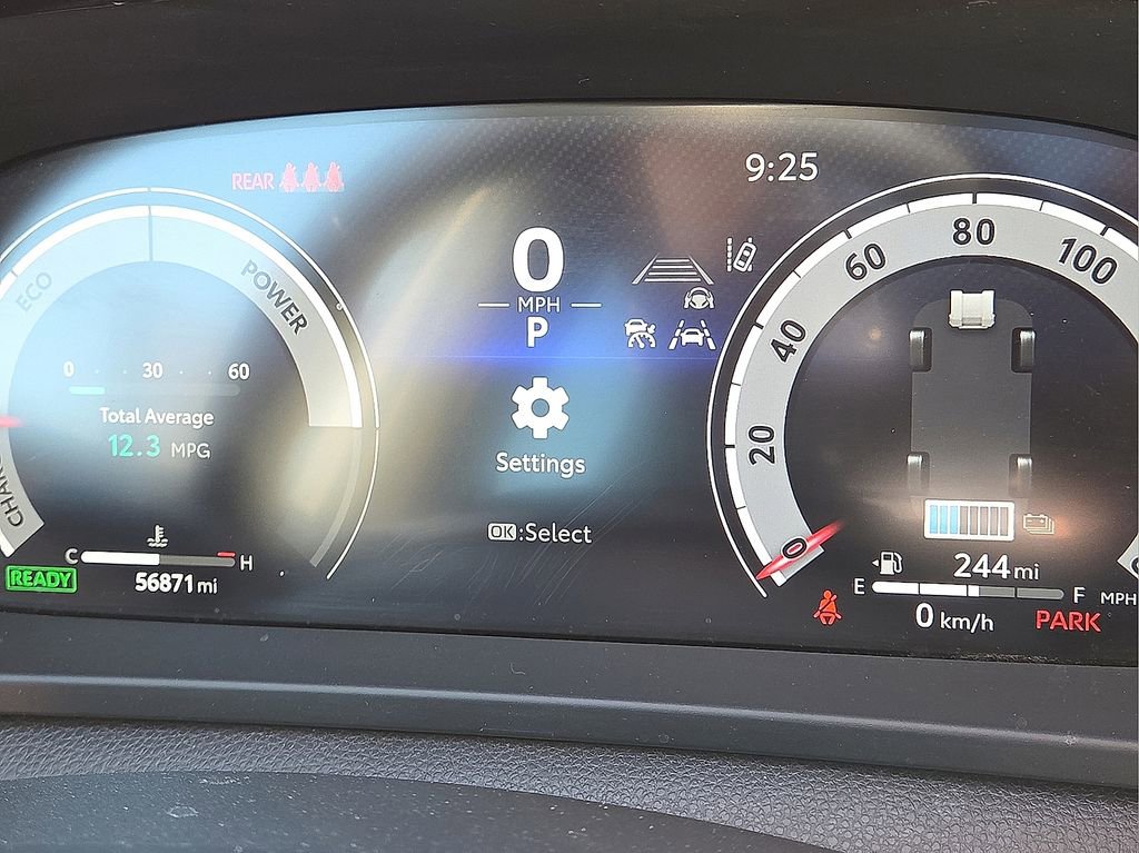 Used 2023 Toyota Crown Limited image 30