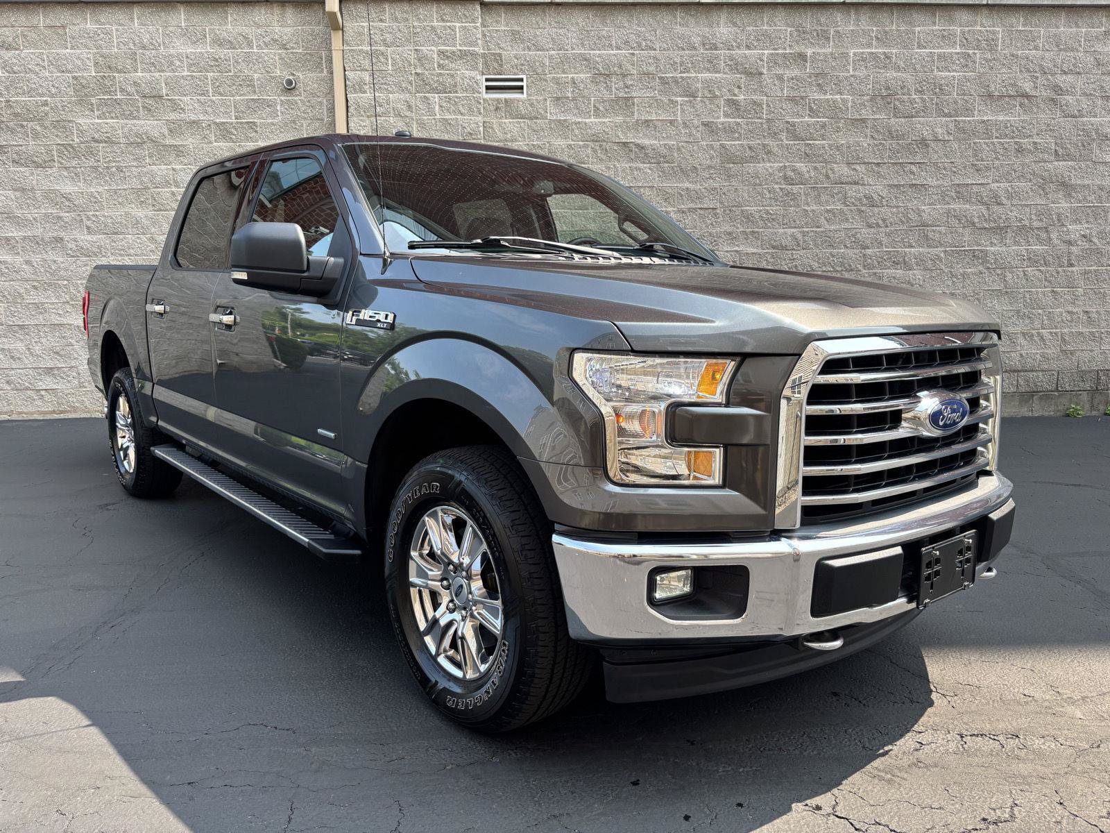 Used 2017 Ford F150 XLT w/ Equipment Group 302A Luxury AWD/4WD video 1