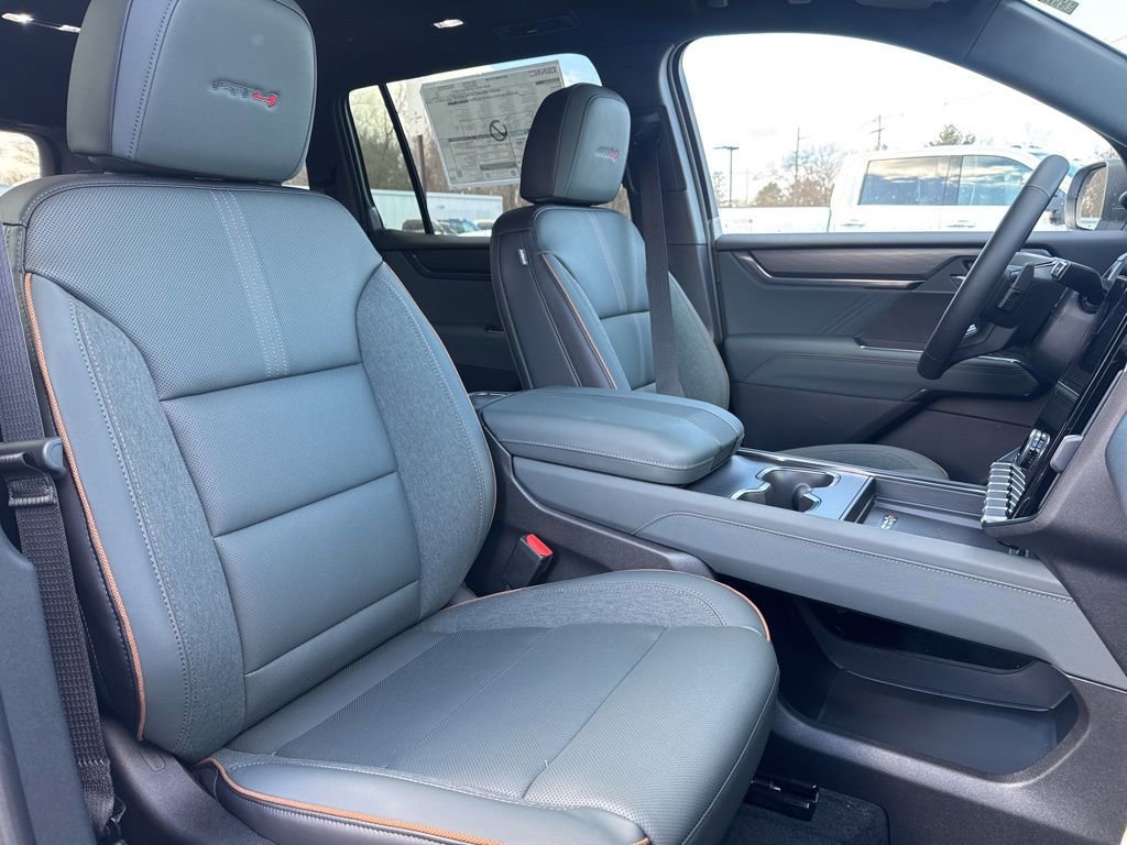 New 2026 GMC Acadia AT4 w/ Luxury Package AWD/4WD image 11