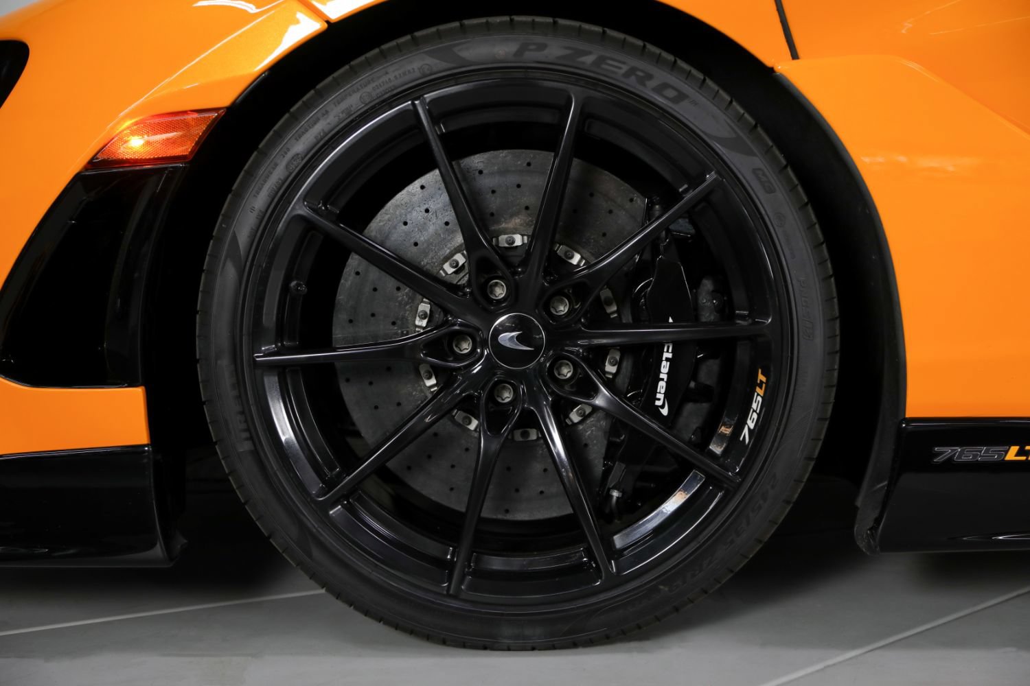 Used 2021 McLaren 765LT RWD image 19