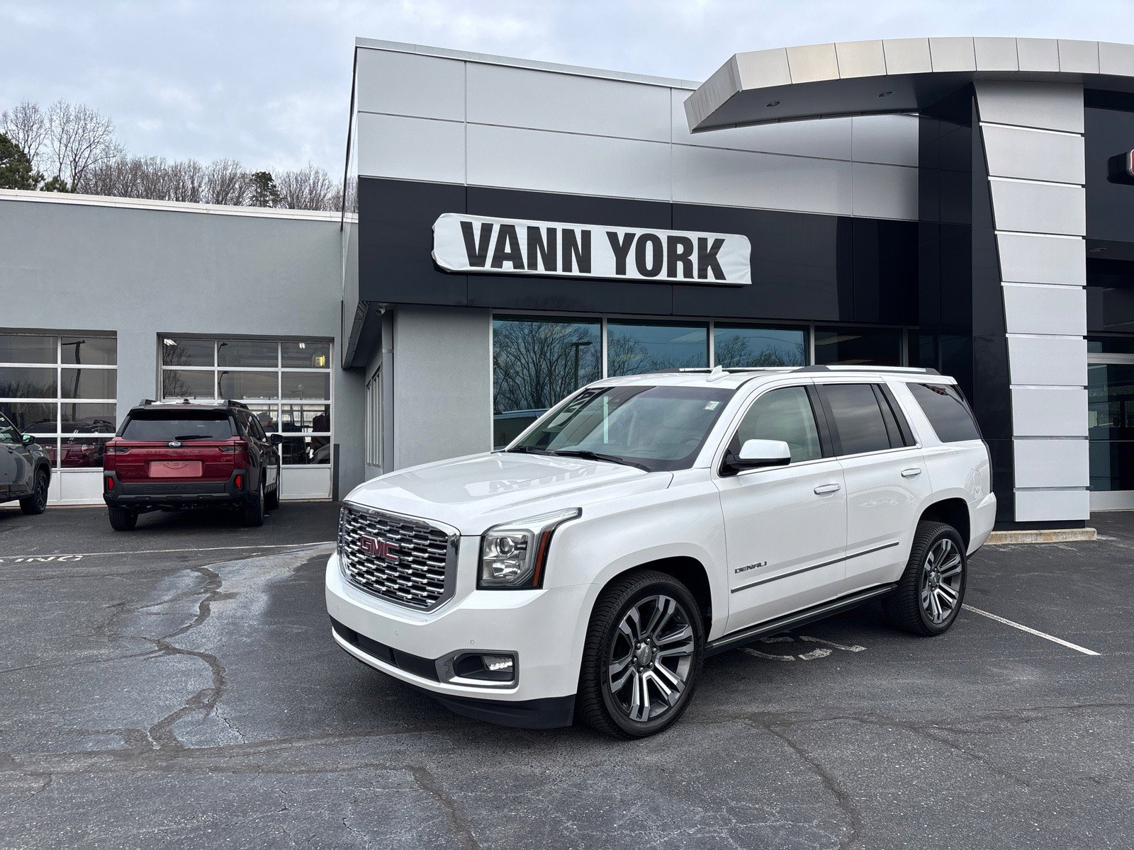 Used 2018 GMC Yukon Denali w/ Denali Ultimate Package image 1