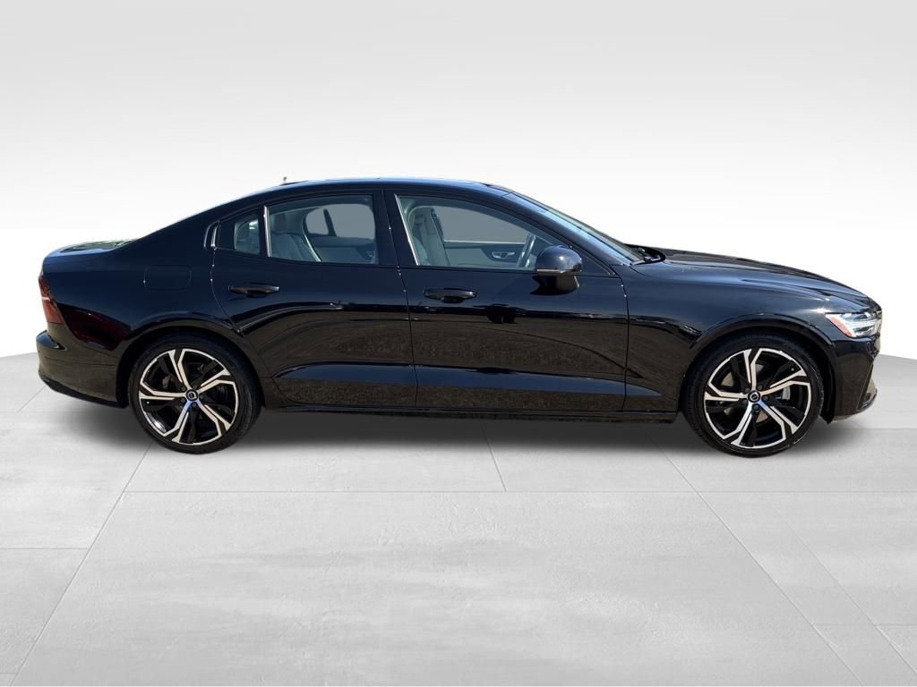 Used 2024 Volvo S60 B5 Core image 6