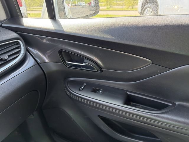 Used 2021 Buick Encore Preferred FWD image 22