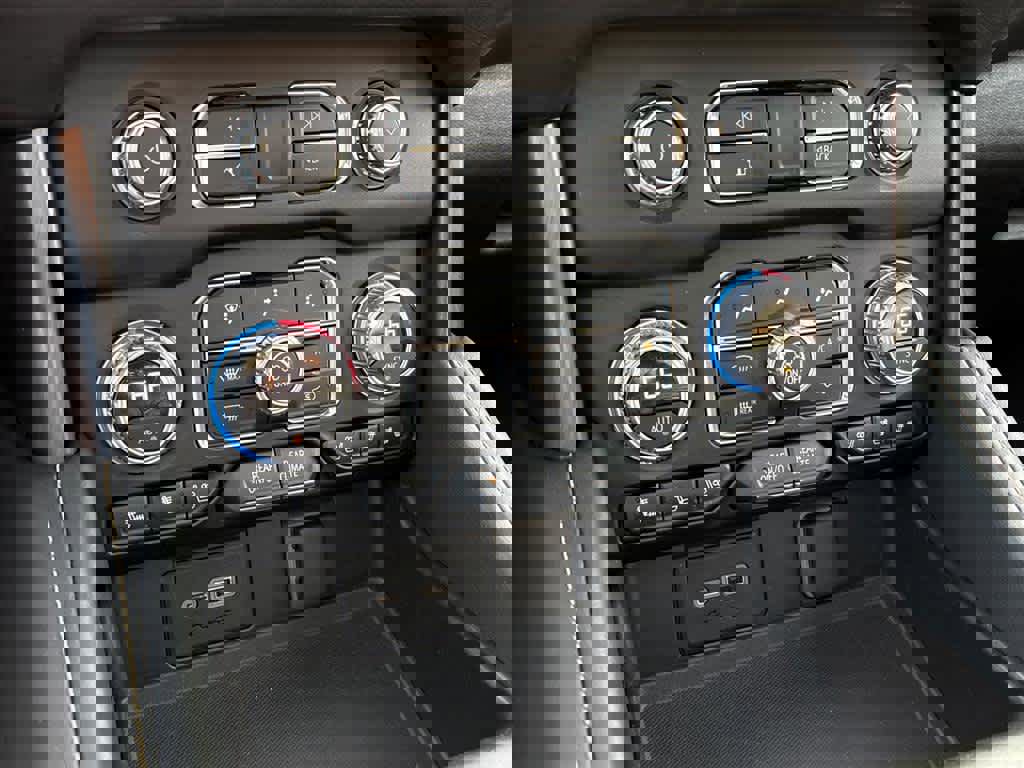 Used 2021 GMC Yukon AT4 w/ Rear Media and Nav Package image 15