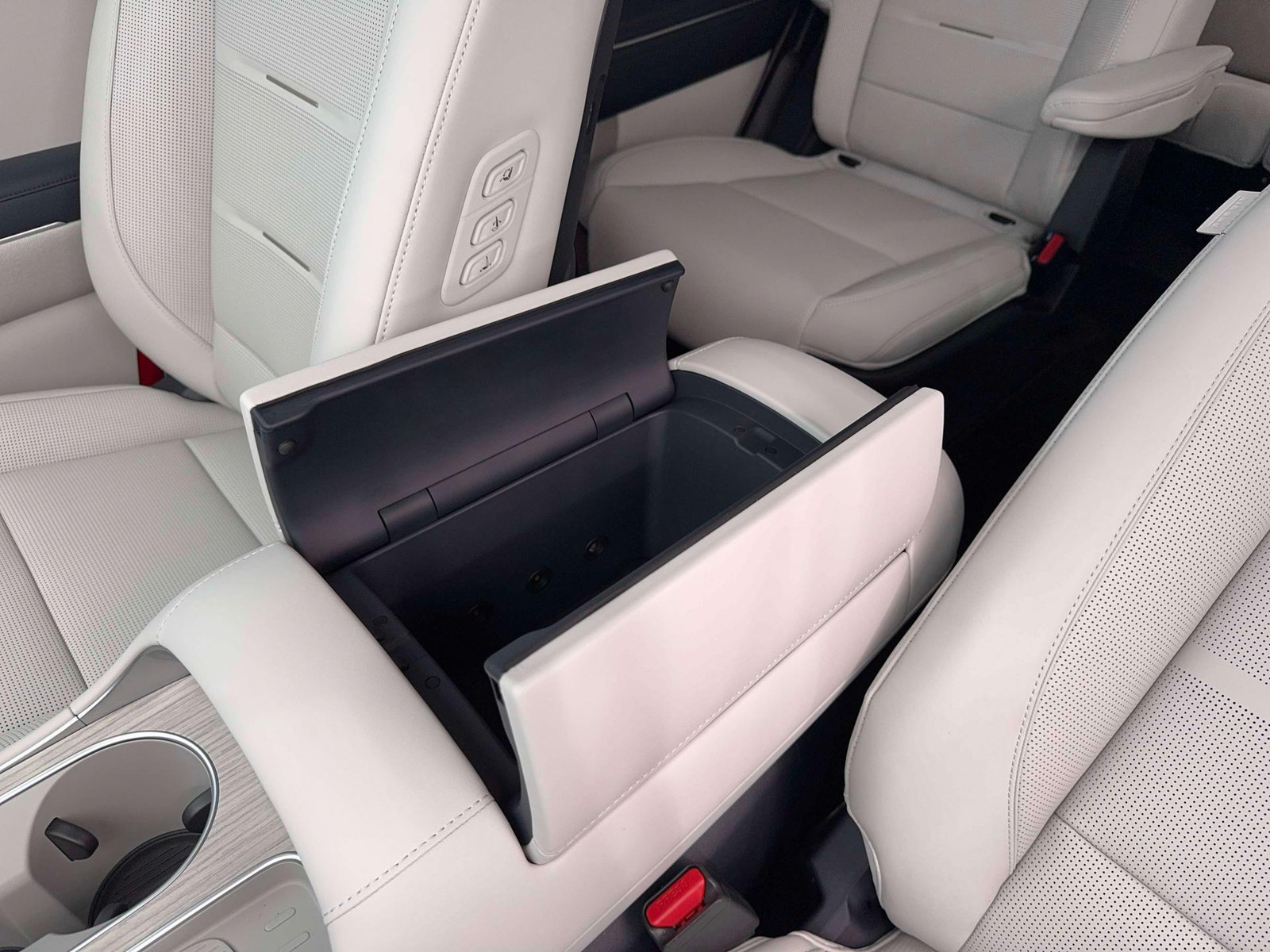 New 2026 Hyundai Palisade Calligraphy AWD/4WD image 18