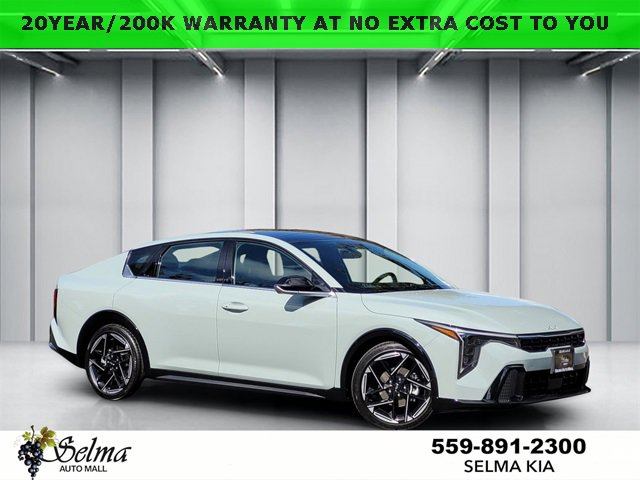 New 2025 Kia K4 GT-Line image 1