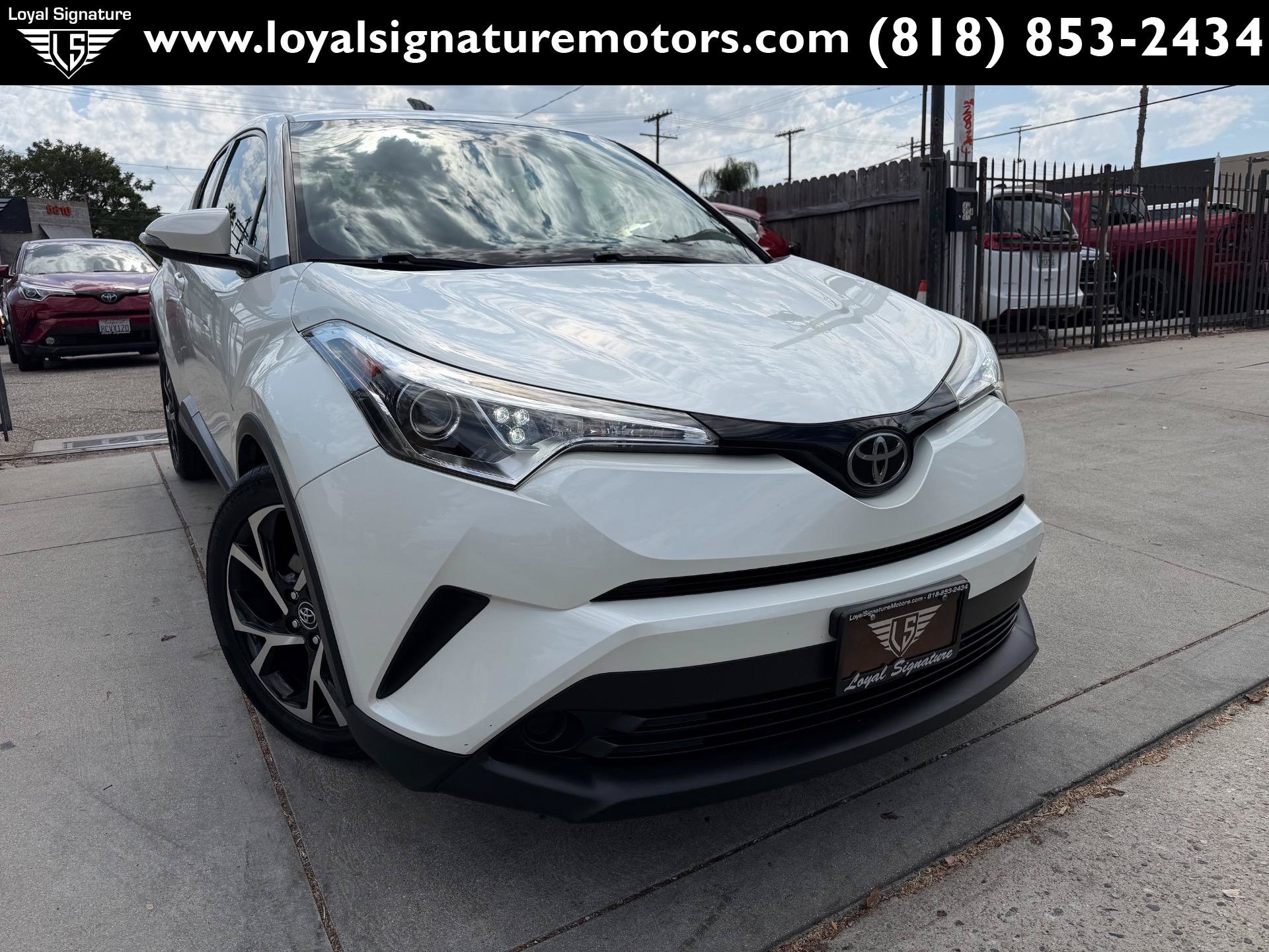 Used 2019 Toyota C-HR XLE FWD image 1