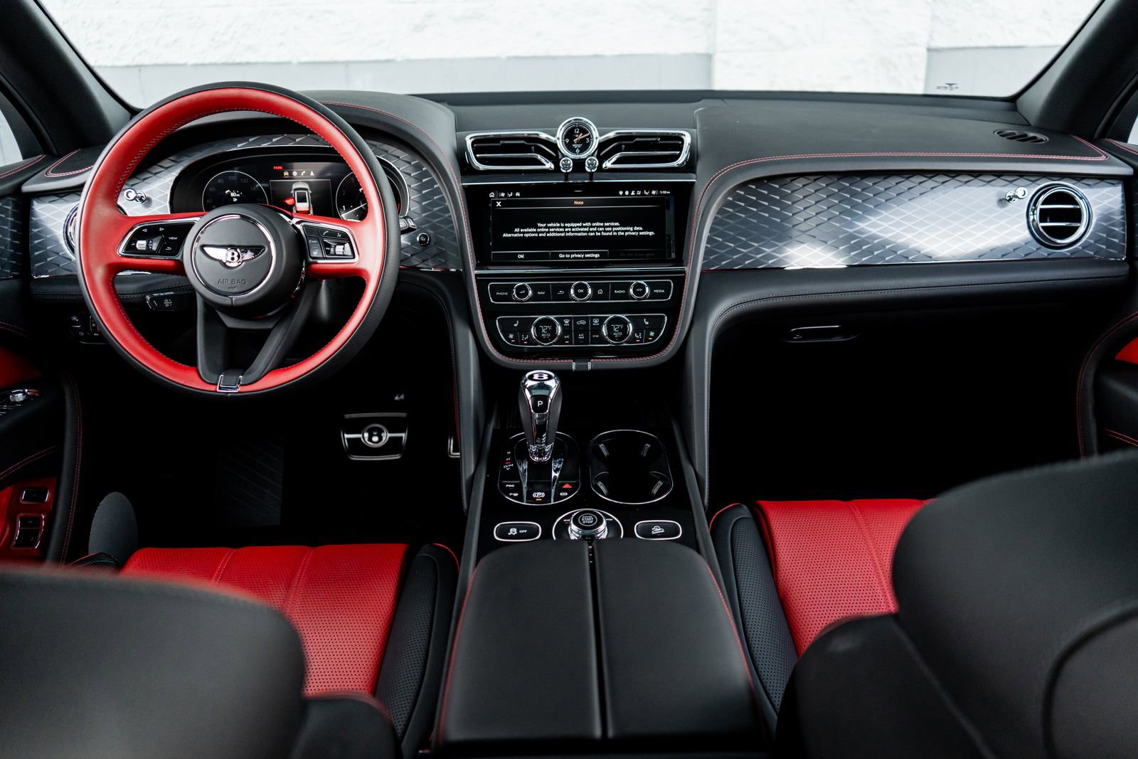 Used 2022 Bentley Bentayga image 4