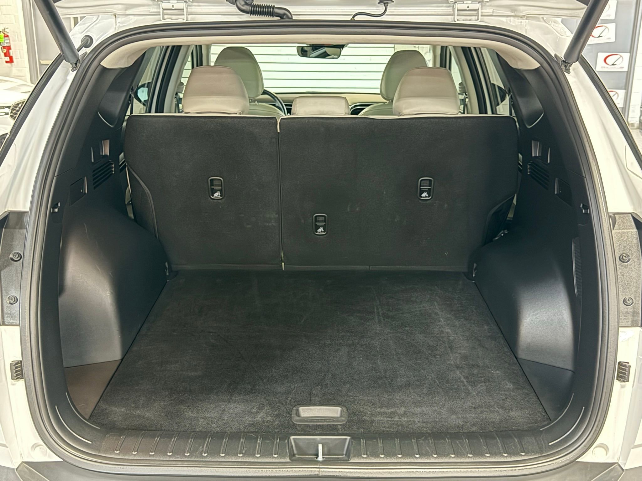 Used 2024 Hyundai Tucson Limited image 30