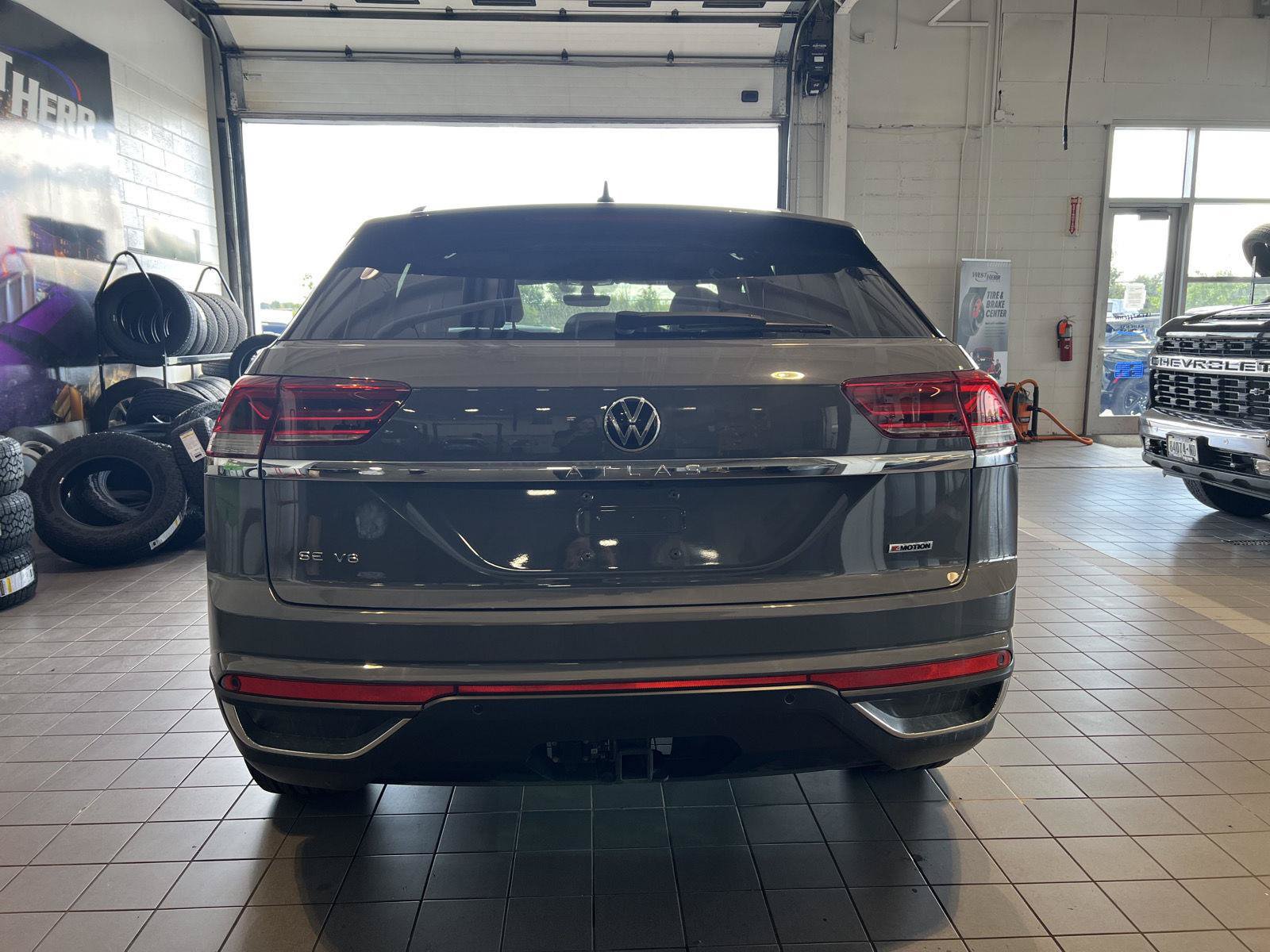 Used 2021 Volkswagen Atlas Cross Sport SE w/ Panoramic Sunroof Package AWD/4WD image 7