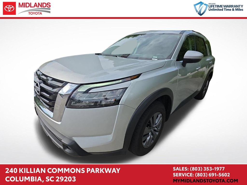 Used 2024 Nissan Pathfinder SV