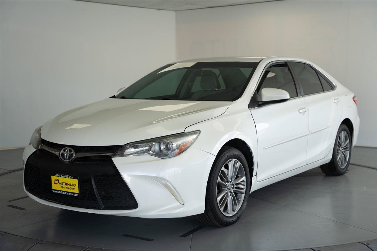 Used 2017 Toyota Camry SE w/ Protection Package (Q2) FWD image 3
