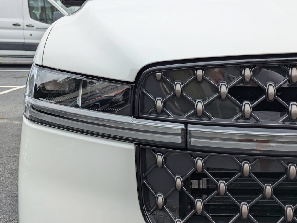 New 2026 Lincoln Navigator L Black Label AWD/4WD image 10