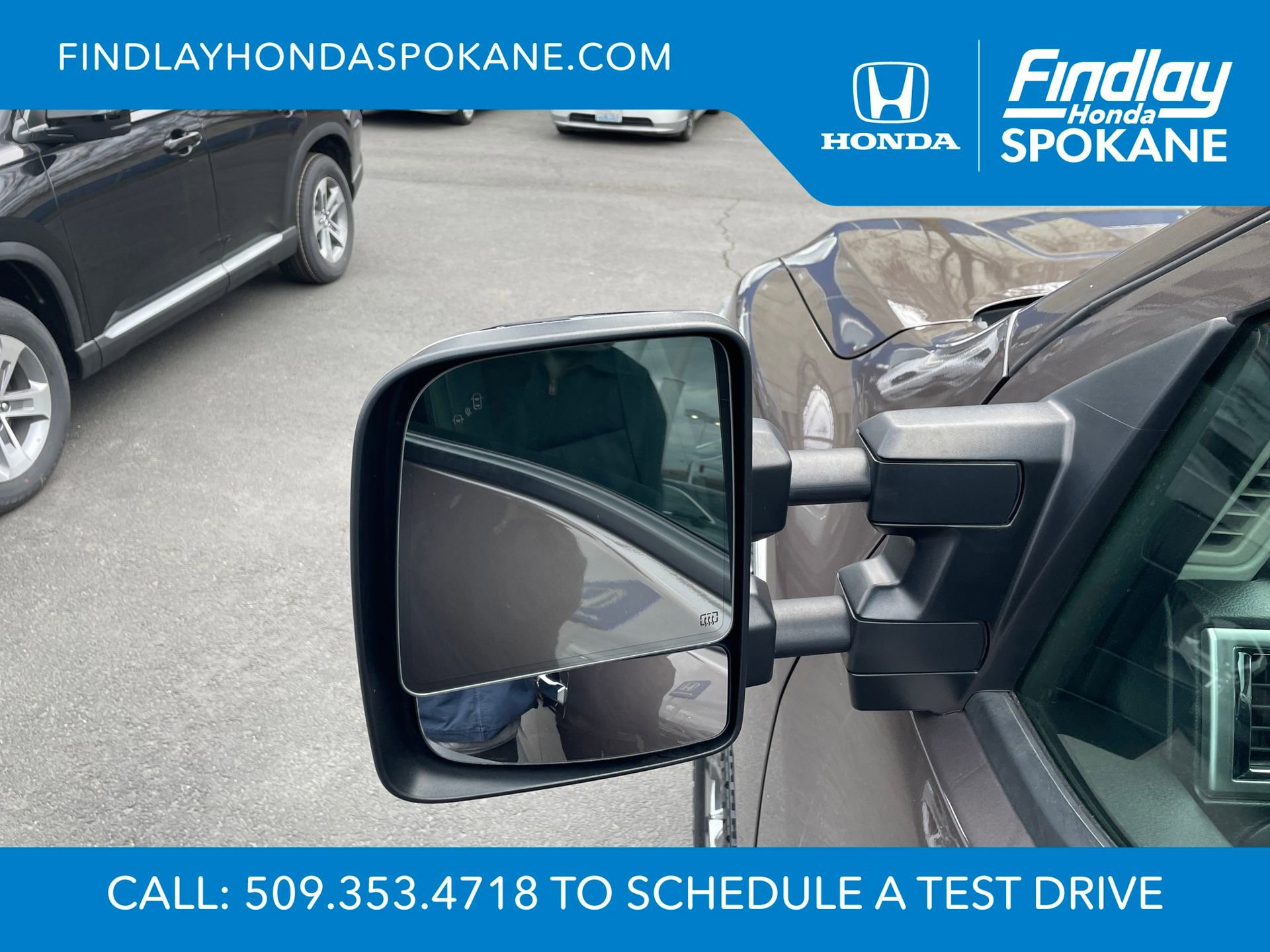 Used 2018 Nissan Titan SL w/ Chrome Package image 6