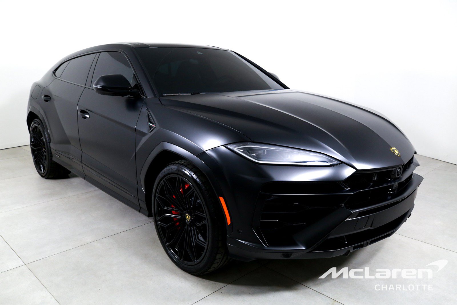 Used 2025 Lamborghini Urus SE AWD/4WD image 3