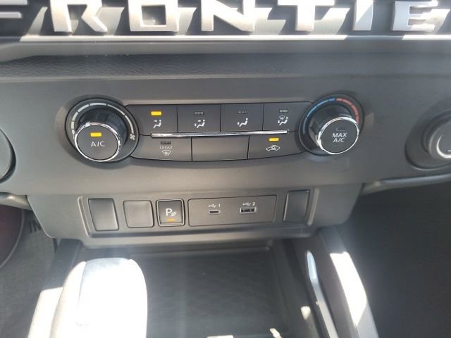 Used 2025 Nissan Frontier SV image 18
