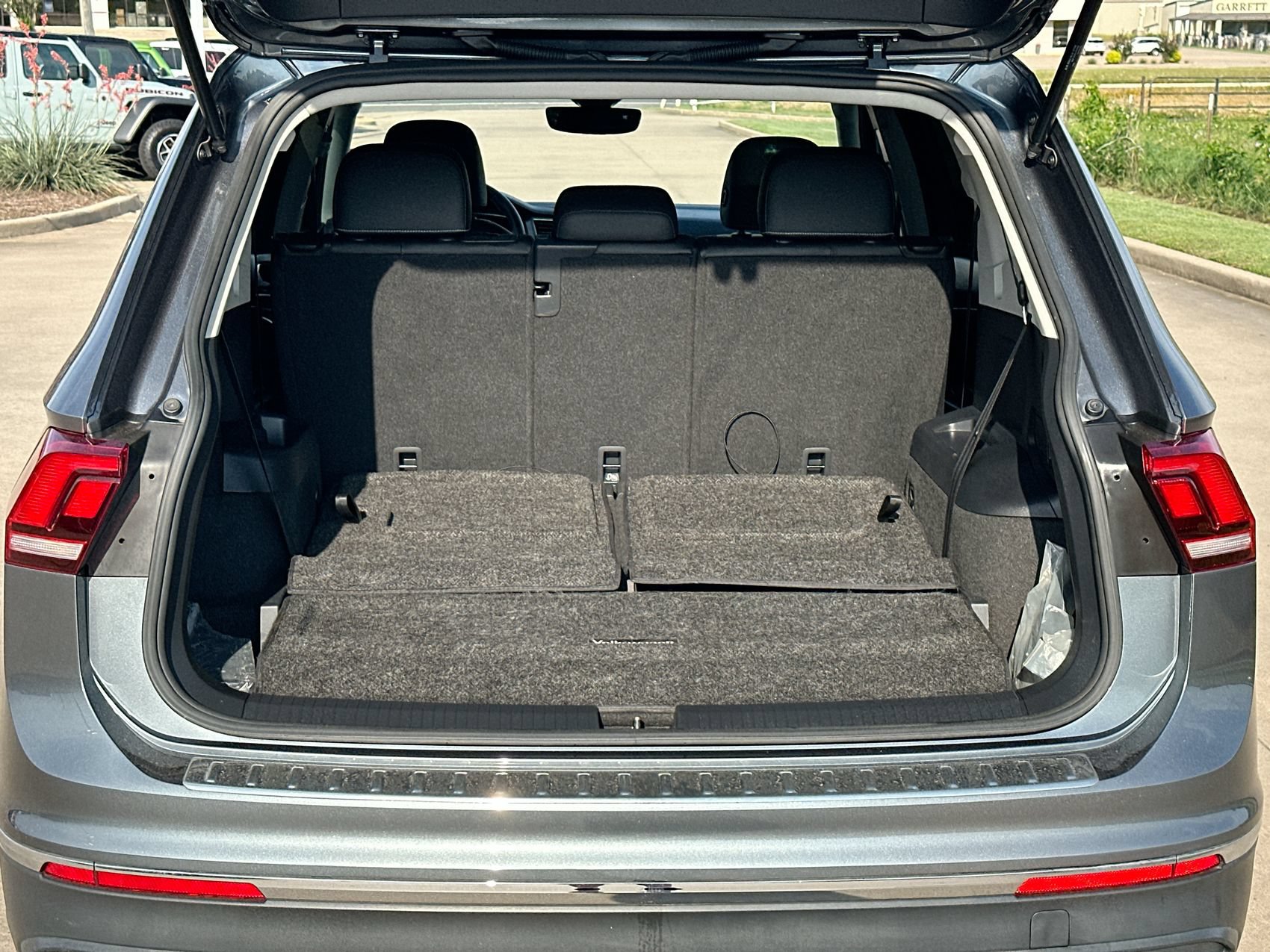 Used 2023 Volkswagen Tiguan SE FWD image 24