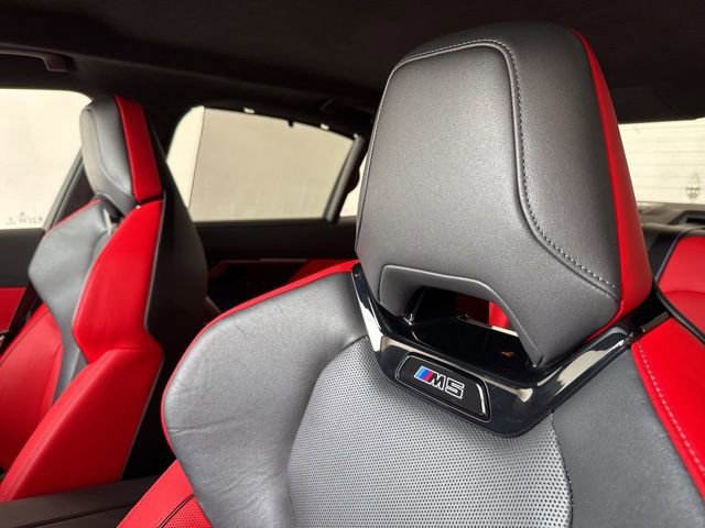 Used 2025 BMW M5 w/ Carbon Package image 21