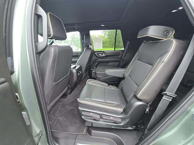 Used 2024 Chevrolet Tahoe Premier AWD/4WD image 5