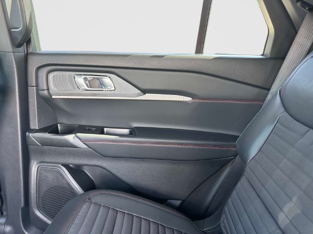New 2027 Ford Explorer ST-Line w/ ST-Line Street Pack RWD image 16