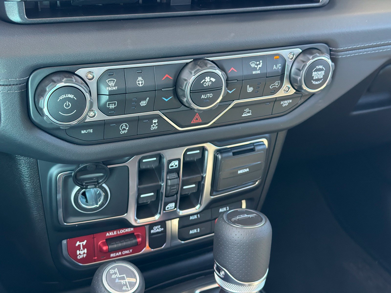 New 2026 Jeep Gladiator Mojave AWD/4WD image 23