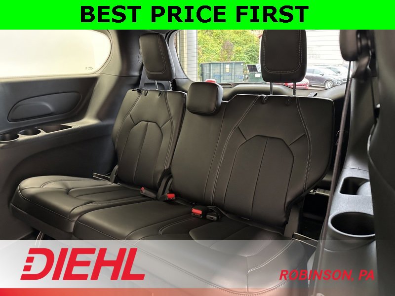 New 2026 Chrysler Pacifica Select image 19