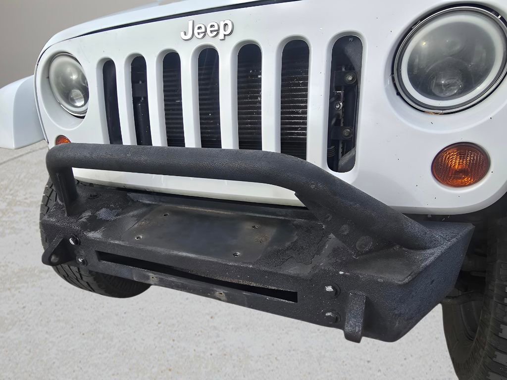 Used 2012 Jeep Wrangler Unlimited Sahara w/ Connectivity Group image 11