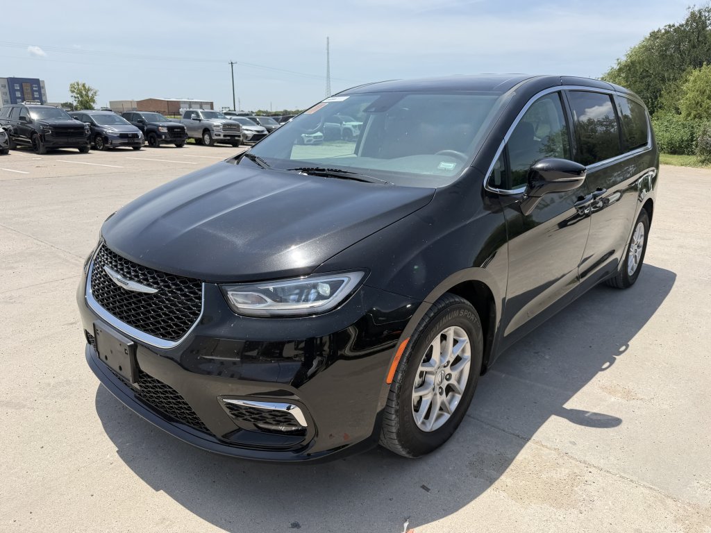 Used 2024 Chrysler Pacifica Touring-L