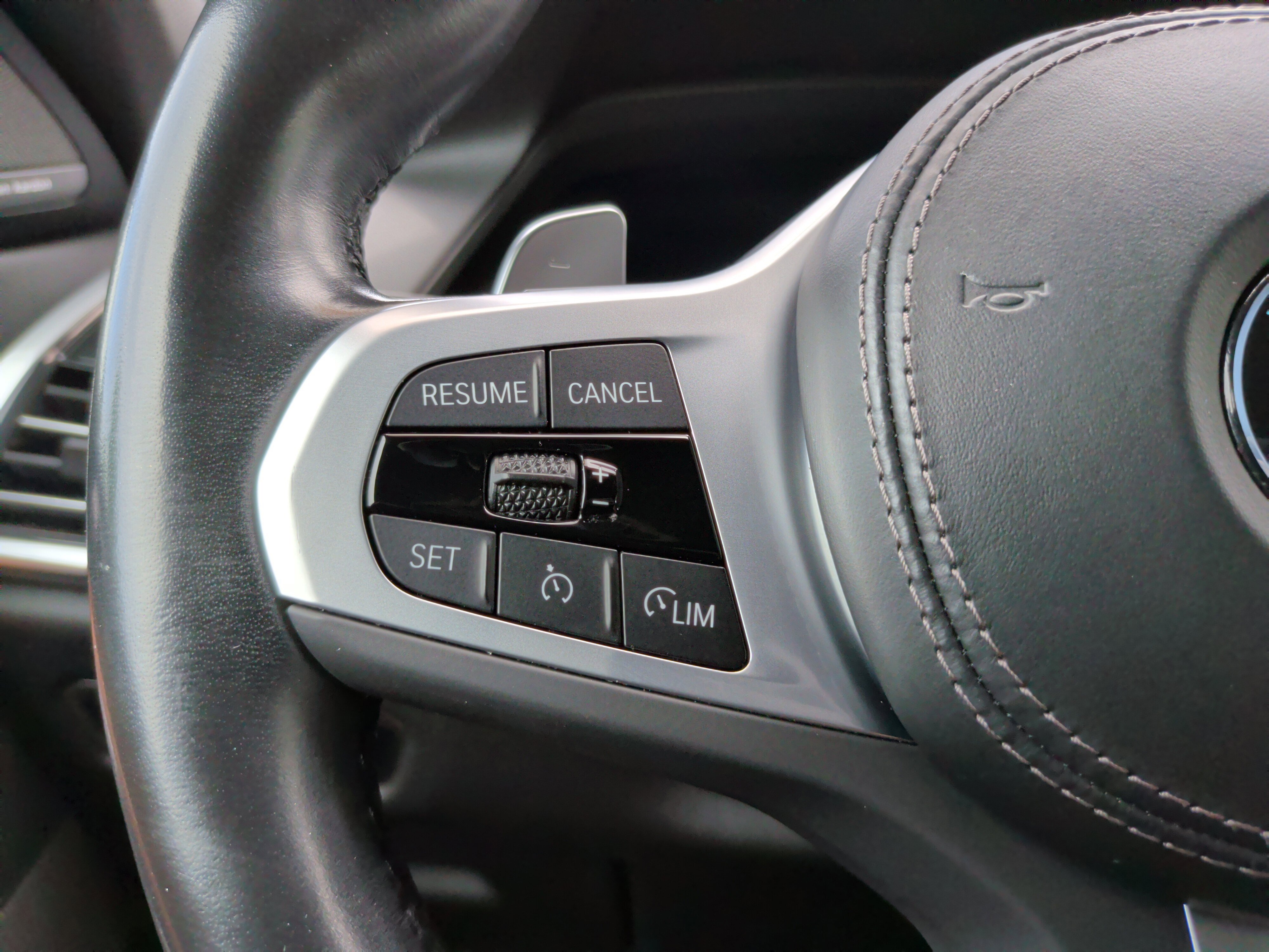 Used 2023 BMW X6 M50i w/ Executive Package image 22