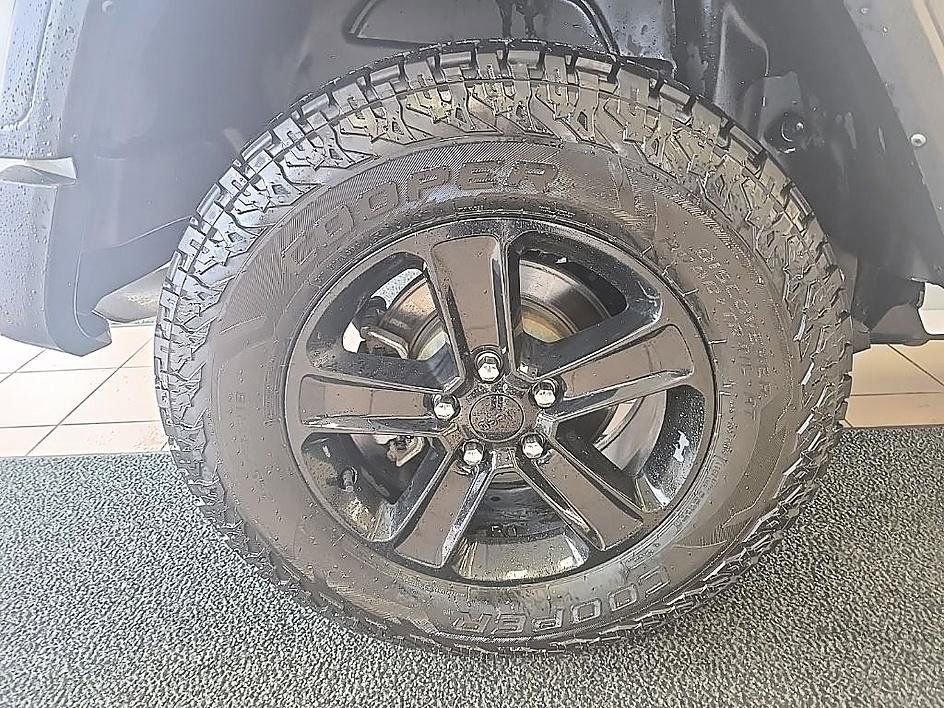 Used 2022 Jeep Wrangler Unlimited Sport image 38