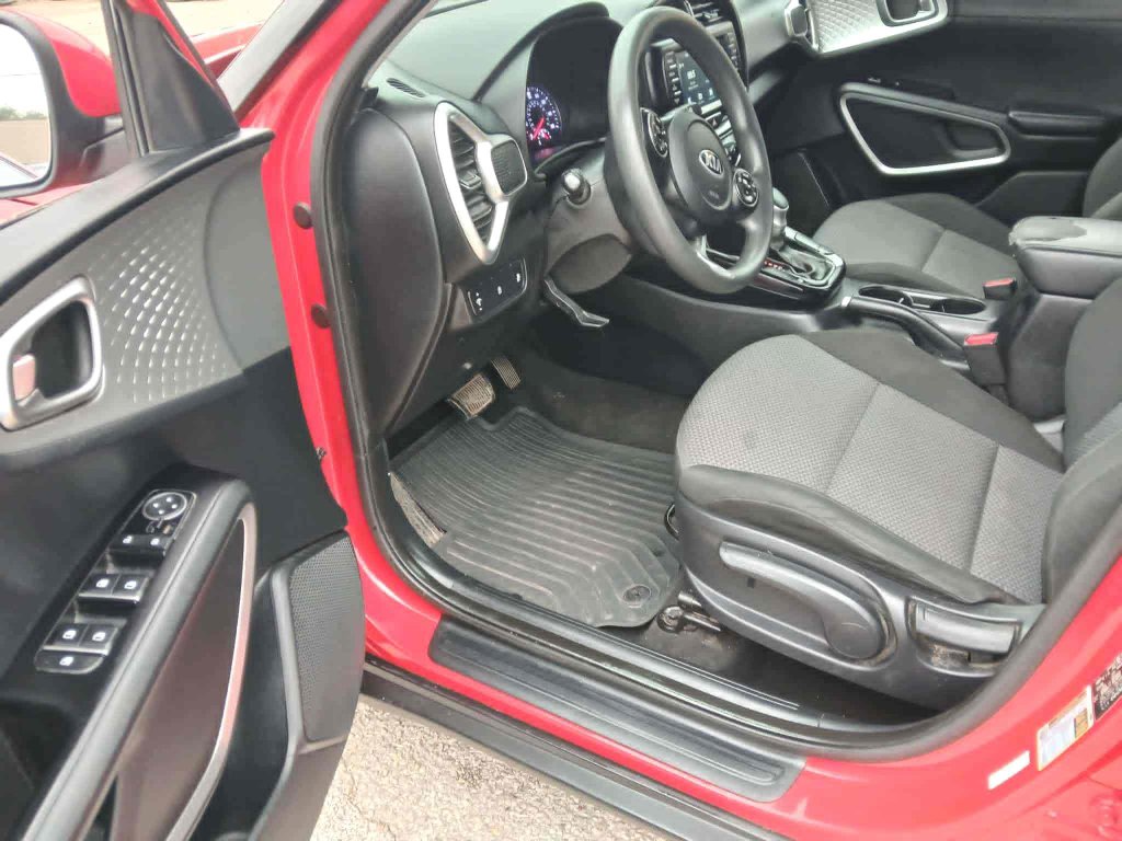 Used 2021 Kia Soul LX FWD image 8