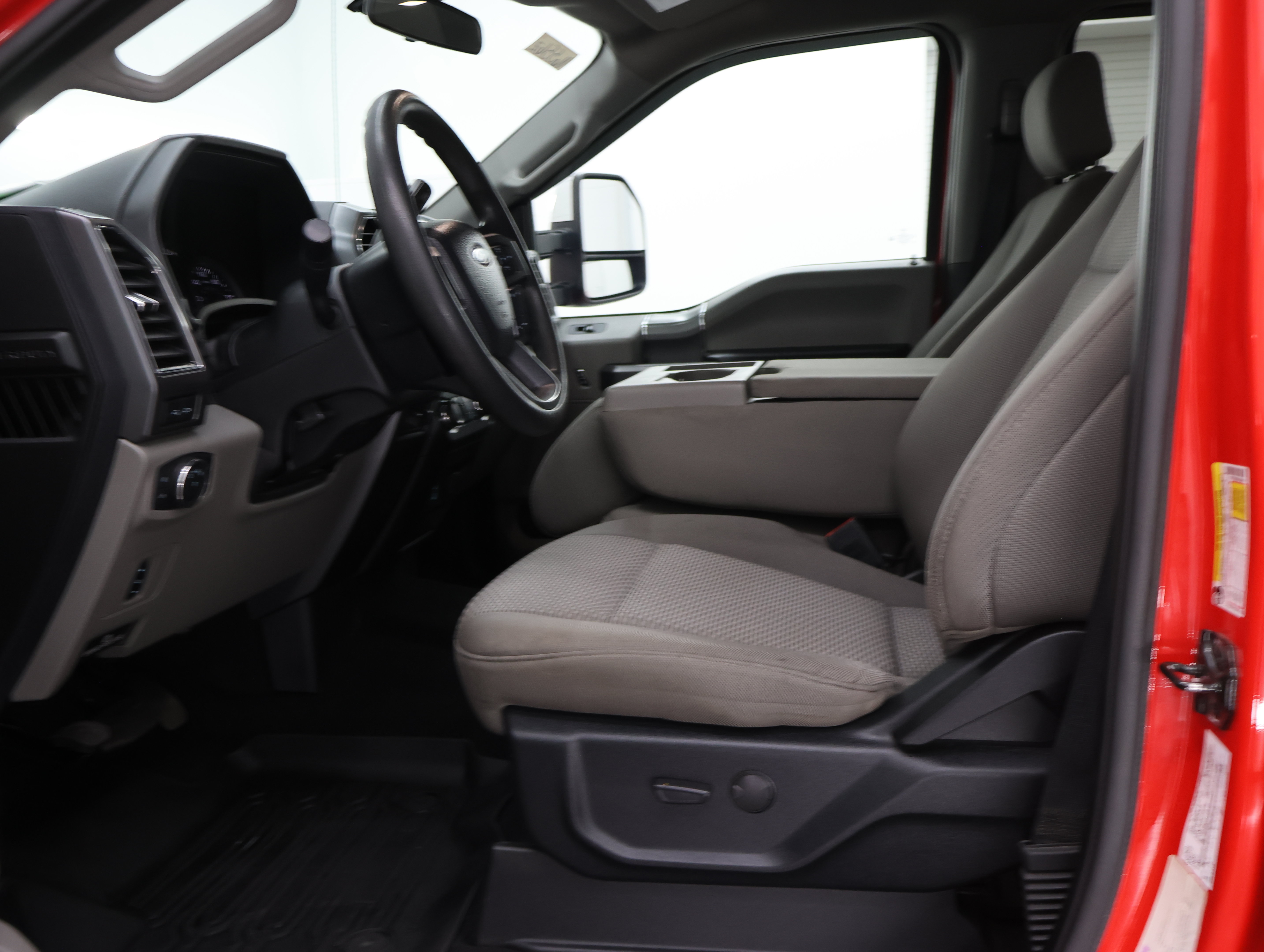 Used 2020 Ford F250 XLT w/ XLT Premium Package AWD/4WD image 8