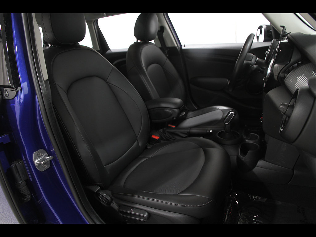 Used 2020 MINI Cooper 4-Door Hardtop FWD image 14
