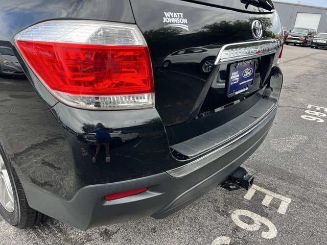 Used 2012 Toyota Highlander Limited w/ Tow Pkg FWD image 10