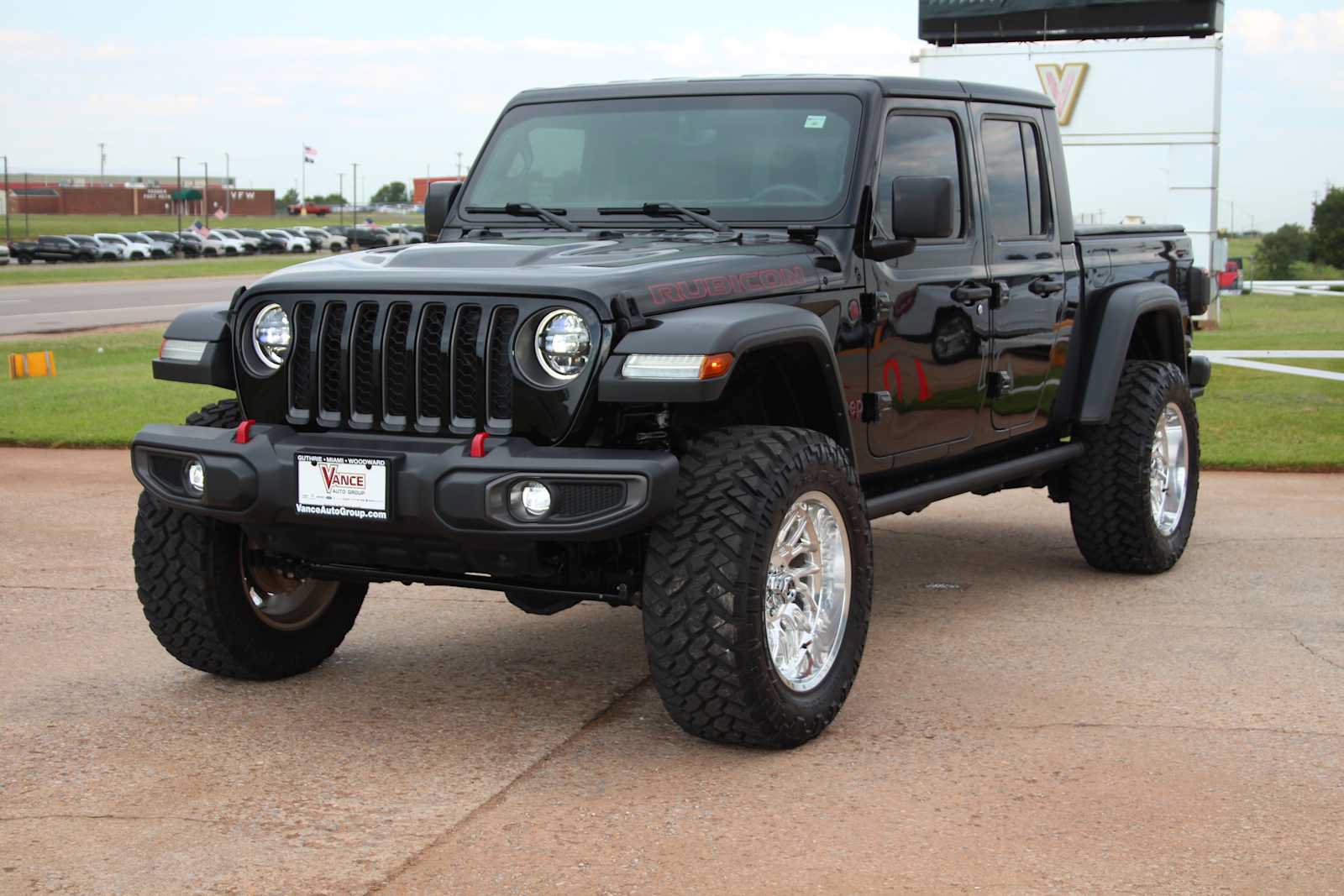 Used 2023 Jeep Gladiator Rubicon w/ LED Lighting Group AWD/4WD image 4